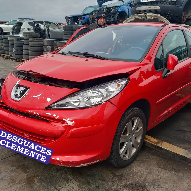 Peugeot 207 rojo: Catálogo de Desguaces y Chatarras Clemente