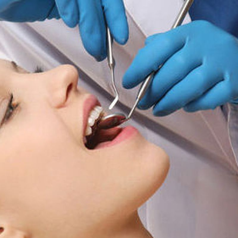 Cirugía oral: Especialidades de Clínica Dental Castellbisbal