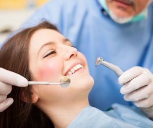 ¿De qué se ocupa la endodoncia? ¿Y la periodoncia?
