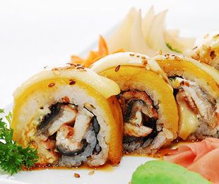 Sushi Rolls tempurizados por dentro