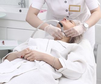 Rejuvenecimiento facial: Servicios de Salón de Belleza Sukaro