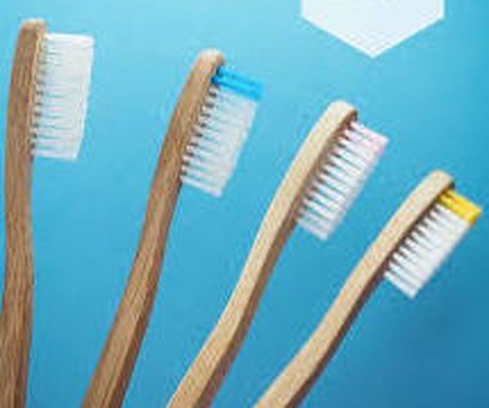 "Los cepillos de dientes duros limpian mejor" y otros mitos sobre higiene que hay que desterrar ya