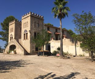Hotel rural y restaurante en Masía del siglo XVIII, Soler Beneyto. Ontinyent, Valencia.