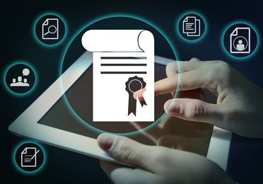 TRADUCCIÓN JURADA DE DIPLOMAS, PLANES DE ESTUDIO Y EXPEDIENTES ACADÉMICOS.