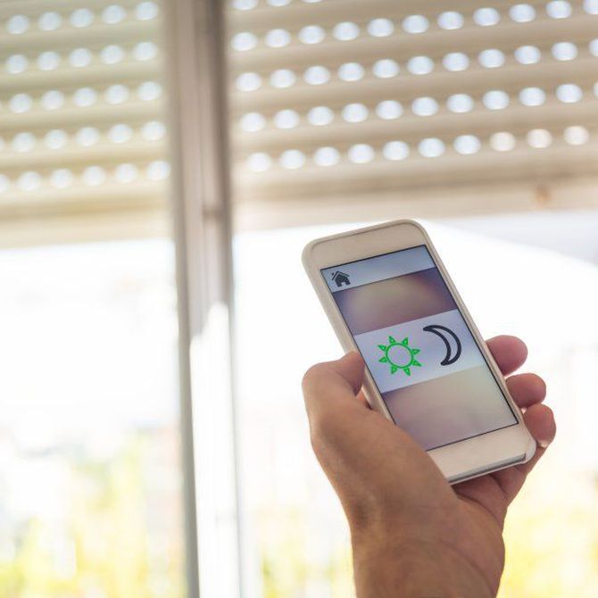 Persianas motorizadas: Comodidad y control al alcance de tu mano