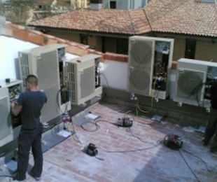 Reparación y mantenimiento de aire acondicionado y climatización