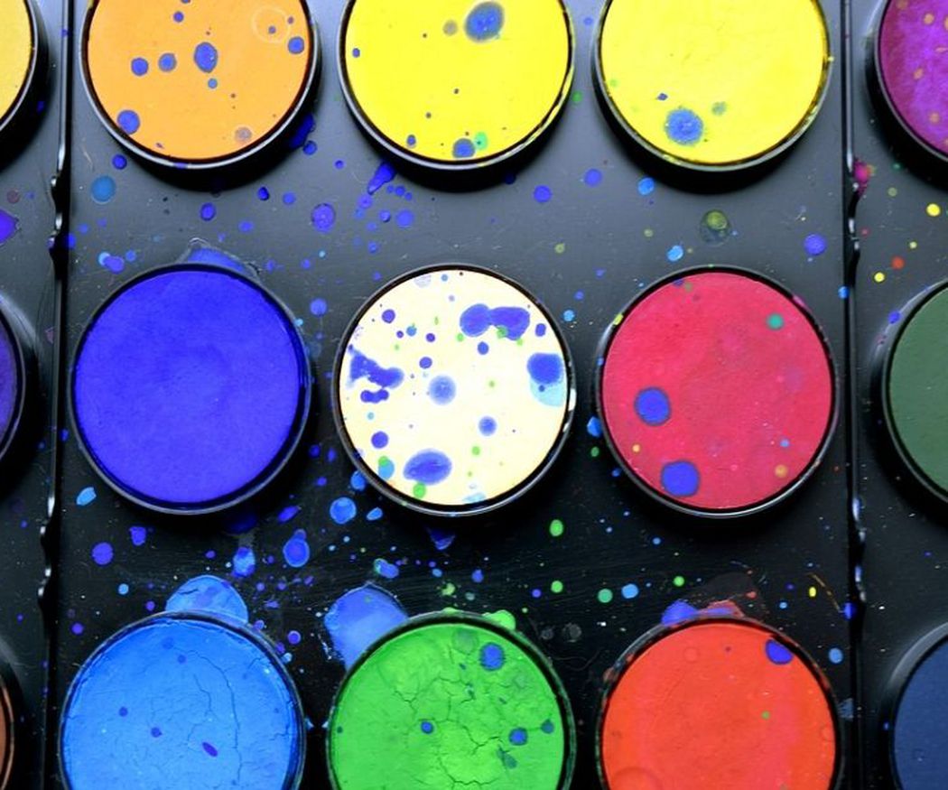 Técnicas para que los más pequeños pinten con acuarelas