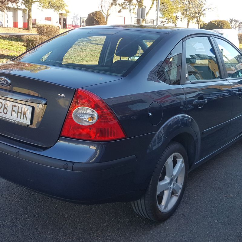 FORD FOCUS SEDAN 1.6 I GUIA: Catálogo de AUTOMOVILES MORAUTO SL