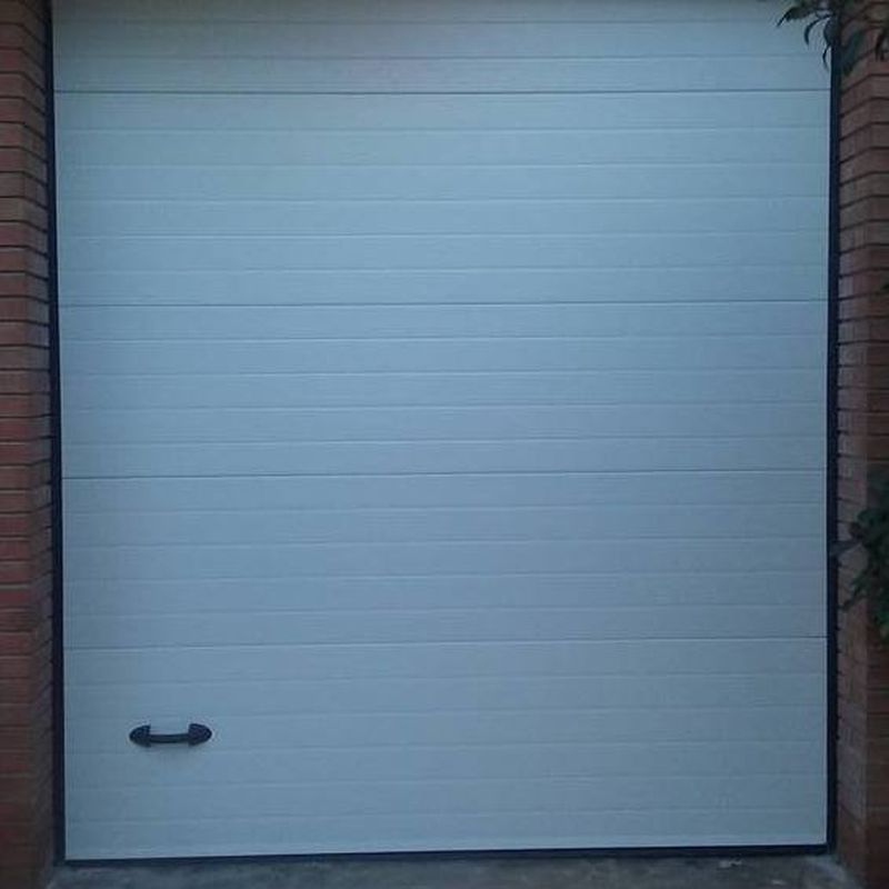 Fabricación de puertas de garaje en Riudoms, Tarragona