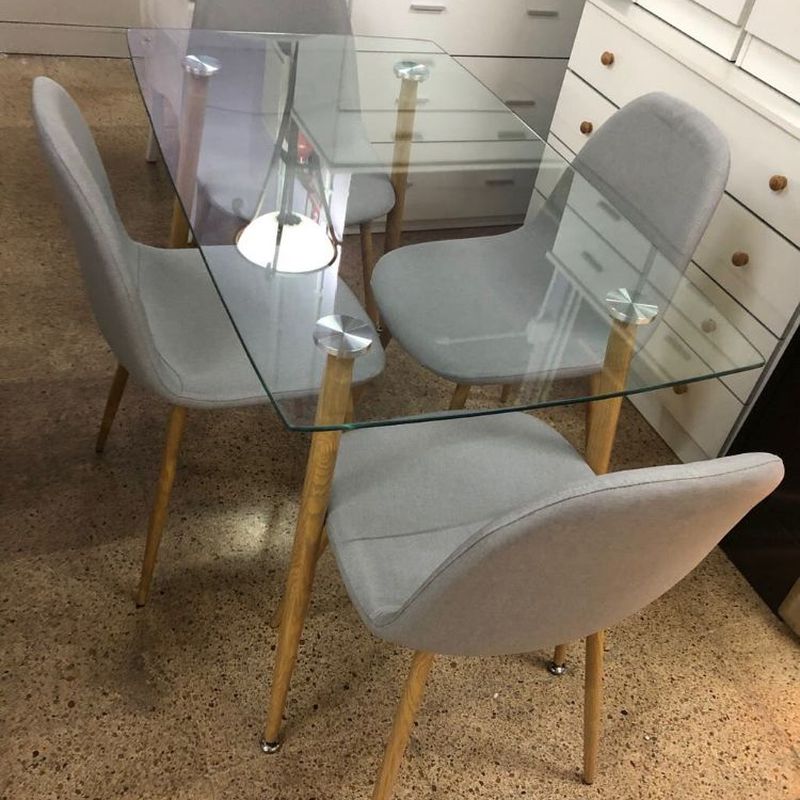 Mesa cristal y 4 sillas grises: Productos de Remar Castellón