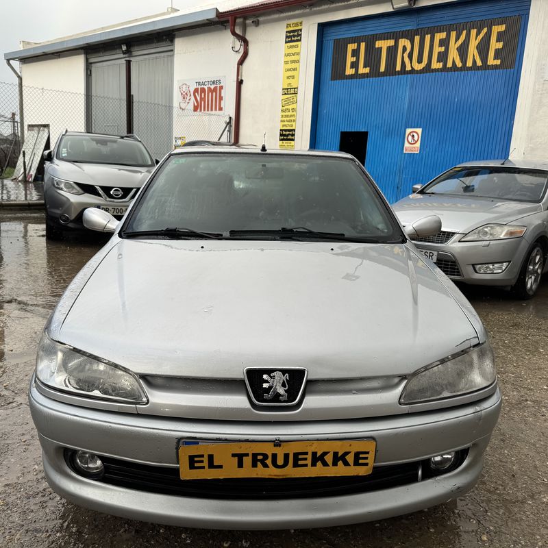 Peugeot 306 2.0 hdi 90 cv del 2002 con bola: Stock de Vehículos de El Truekke