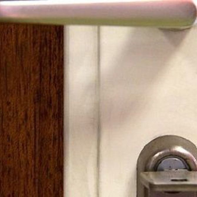¿Qué puerta es más segura para impedir la entrada de intrusos?