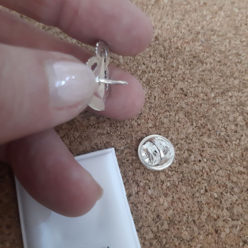 Pin de plata de la Virgen de la cabeza: Catálogo de Joyería Izquierdo