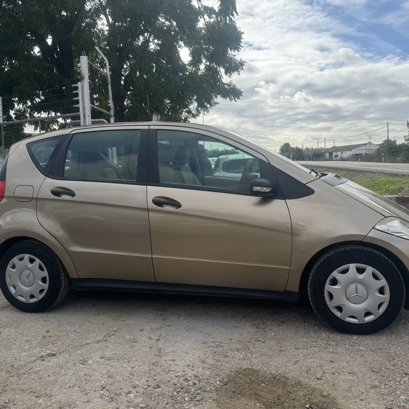Mercedes clase A 1.5 i 95 cv del 2008 con solo 110.000 km: Stock de Vehículos de El Truekke