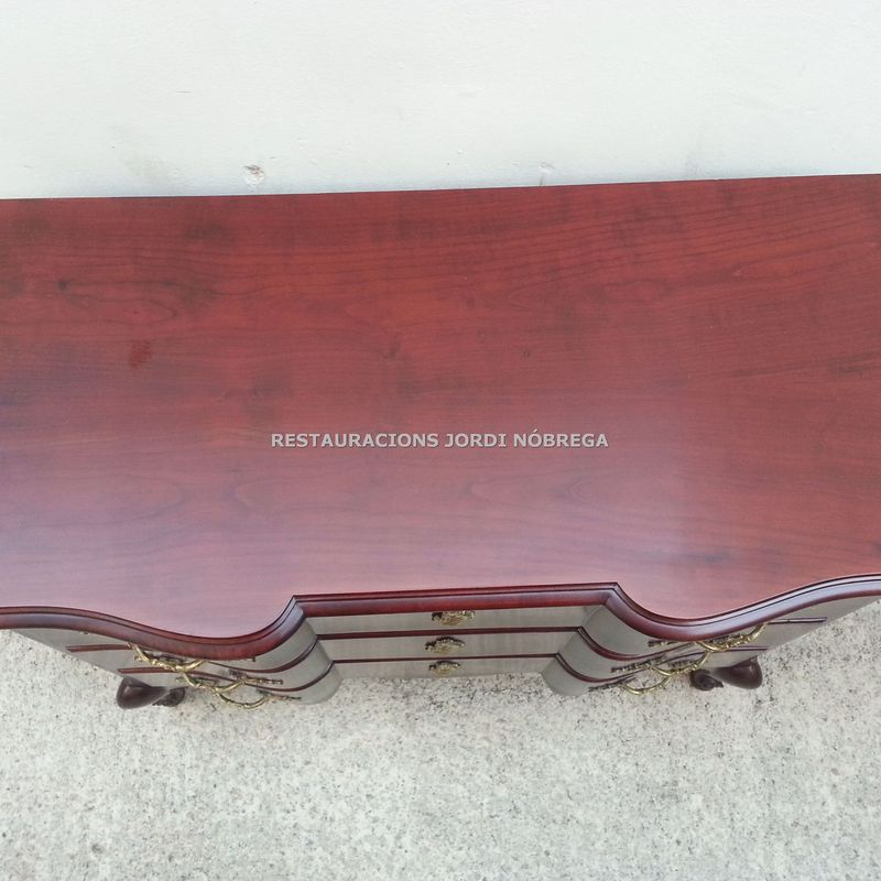 Restauración de cómodas en el Maresme