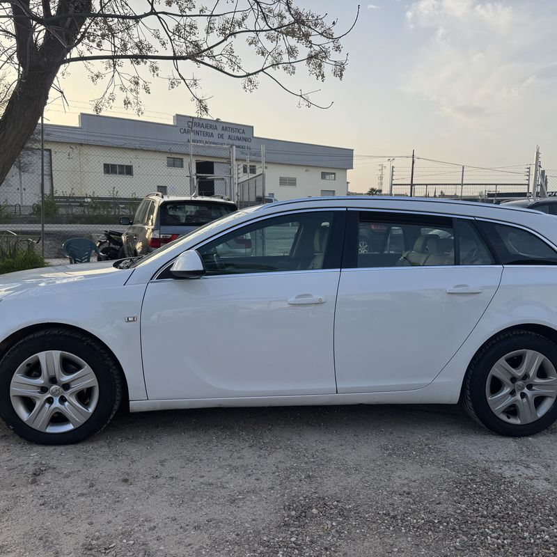 Opel insignia 2.0 cdti 130 cv del 2010 con 253.000 km: Stock de Vehículos de El Truekke