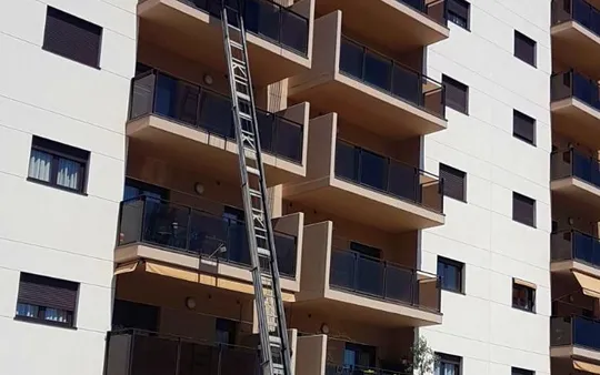 Servicio elevador exterior (montamuebles)