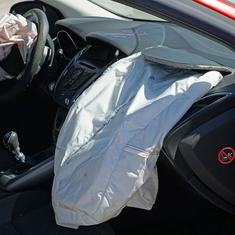 Reparación de airbag: Servicios de José Fernández García, S.L.