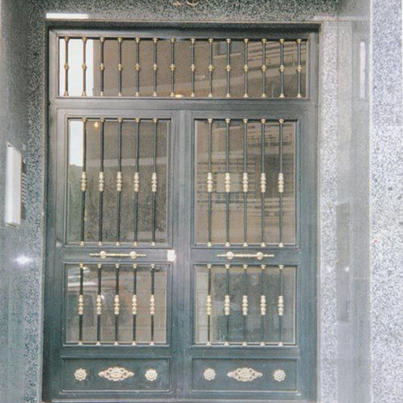 Puertas de portales: Servicios de Cerrajería Miguel Ángel