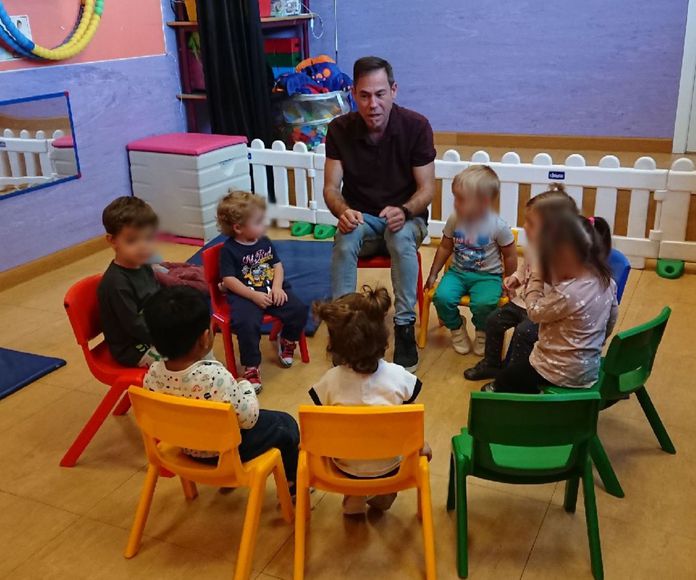 Inglés : Nuestro Mundo  de Escuela Infantil Sonrisas