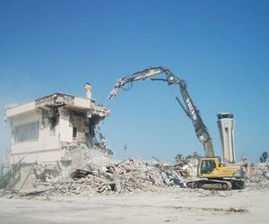 Demolición de la parte antigua del aeropuerto