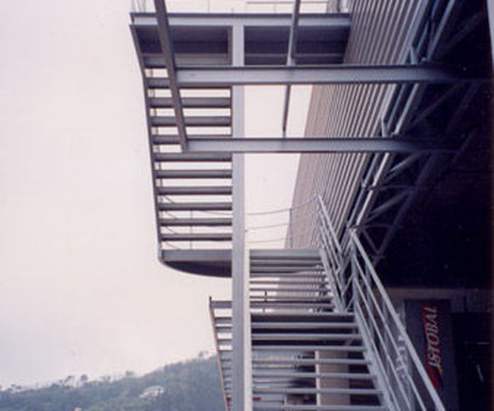 Escaleras metálicas: Catálogo de Talleres Industriales Briviesca