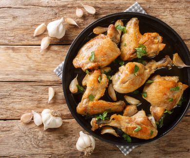 Comer pollo no hará que te aumente el pecho y otros mitos alimentarios