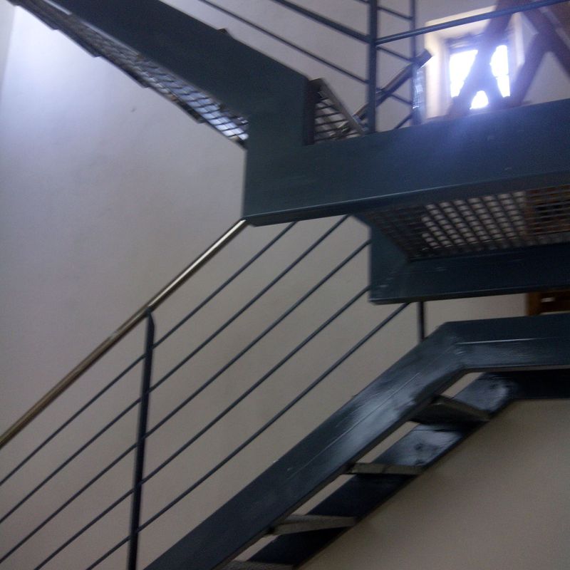 Escalera interior en casa de pueblo para acceder a terraza: Trabajos realizados de Global Metall Taller, SL
