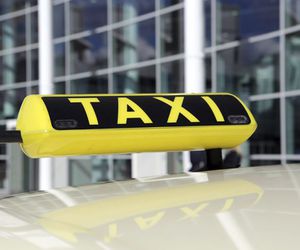Taxi con servicio de recogida a domicilio en Vila de Cruces