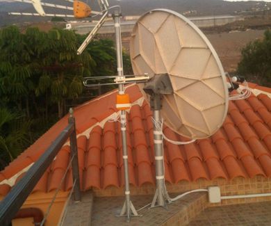 Antenas parabólicas en Tenerife