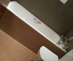 MICROQUARZ - Suelo de baño color marrón