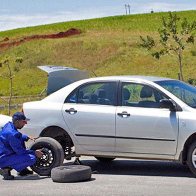 Cómo cambiar una rueda del coche
