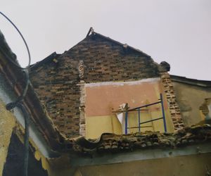 Demolición de viviendas antiguas en Asturias
