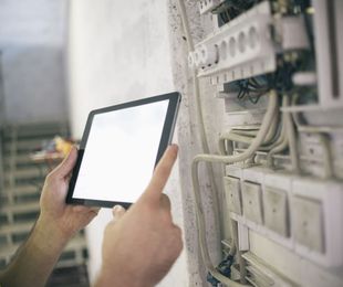 Las ventajas de un buen mantenimiento de las instalaciones eléctricas