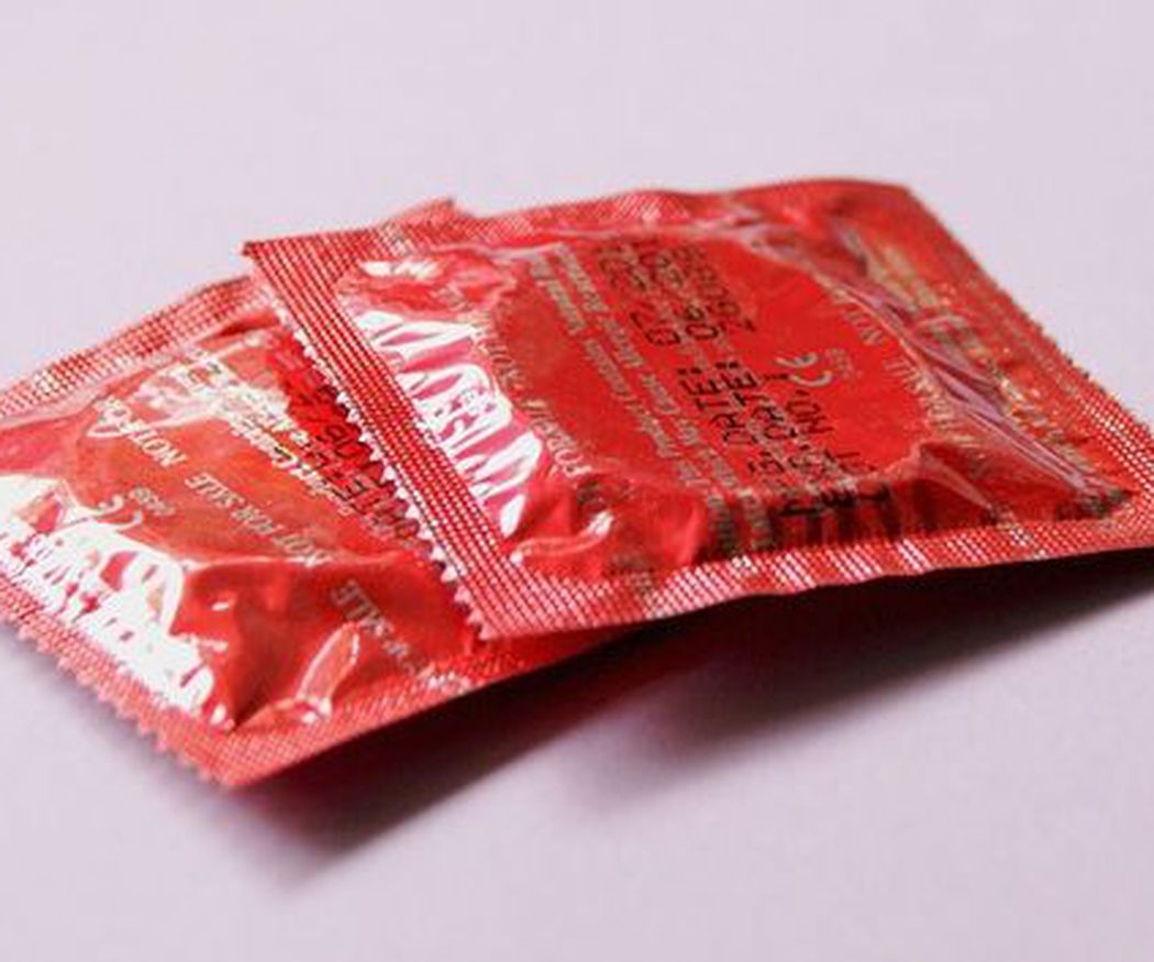 Cómo colocarse correctamente un preservativo