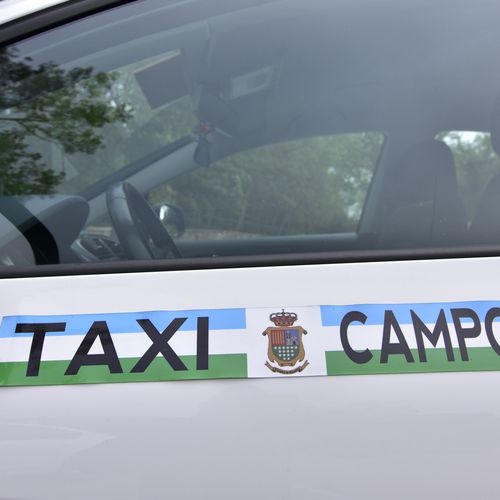 Taxi para desplazamiento por la zona o largo recorrido