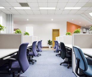 Seguridad y eficiencia: La importancia de una instalación eléctrica profesional en oficinas