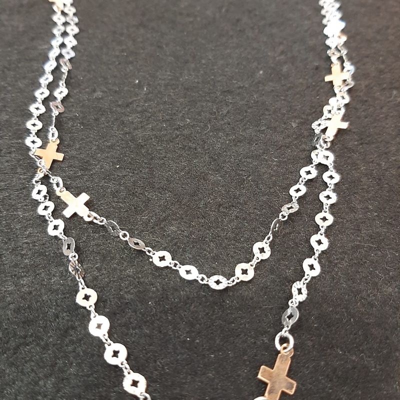 Collar largo aros de plata rodeados y cruces de plata chapada en oro rosa: Catálogo de Joyería Izquierdo