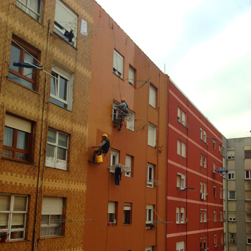 Pintores de fachadas en Santander trabajos verticales