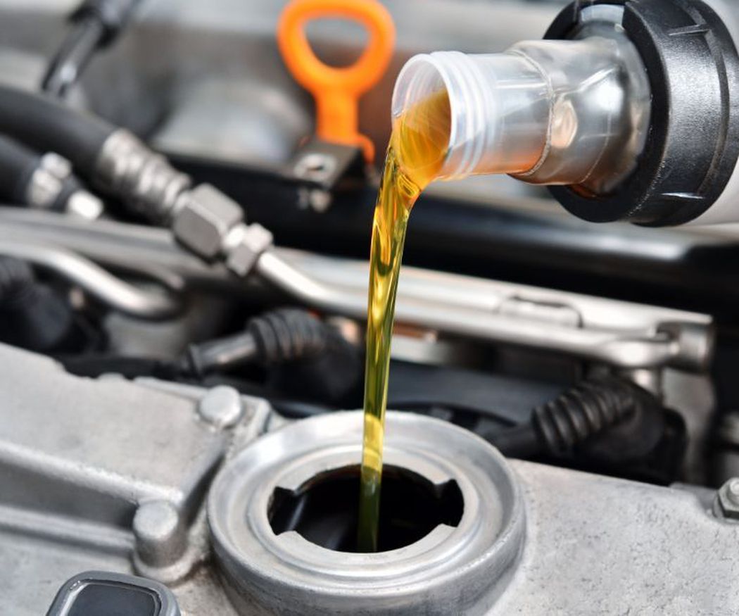 La importancia de cambiar el aceite del coche