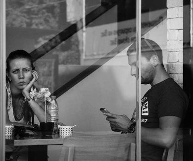 Phubbing: Ningunear a las personas para atender el móvil
