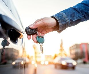 Cómo elegir un cerrajero profesional para copiar las llaves de tu coche