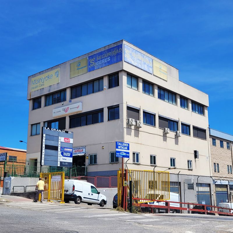Oficinas de 367 m² en una planta, zona industrial de Alcobendas:  de Vicente Palau Jiménez - Agente Inmobiliario