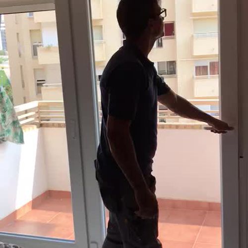 Ventana Pvc paralelodeslizante con hoja oscilobatiente