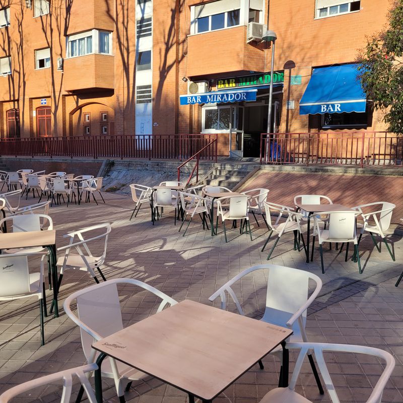 Local con actividad de bar en rentabilidad - 6,5% RBA - 126 m² - Terraza:  de Vicente Palau Jiménez - Agente Inmobiliario