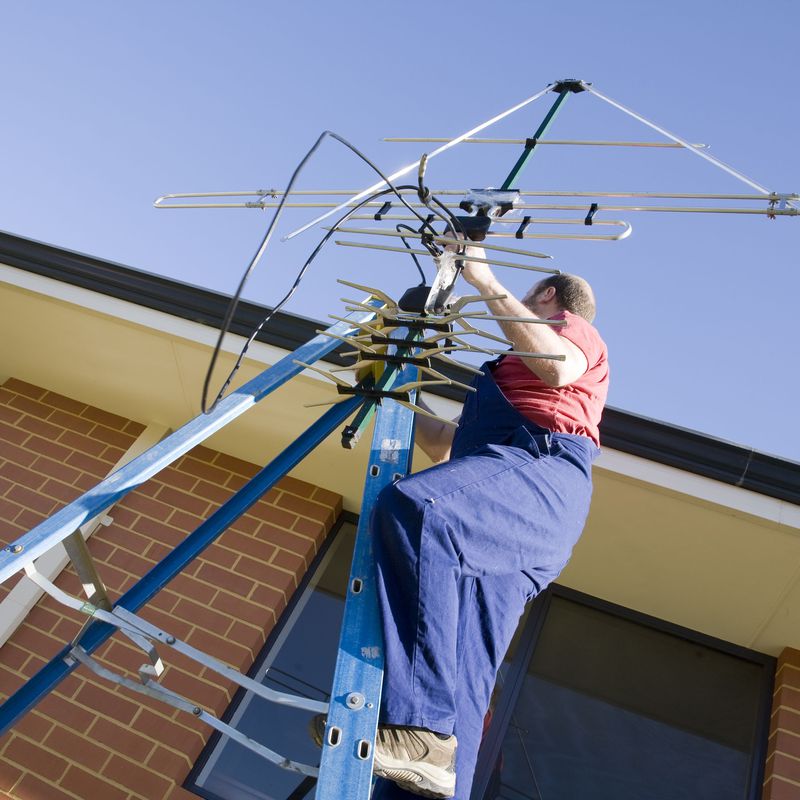 Antenas: Servicios de Servi- Electro Quintanar