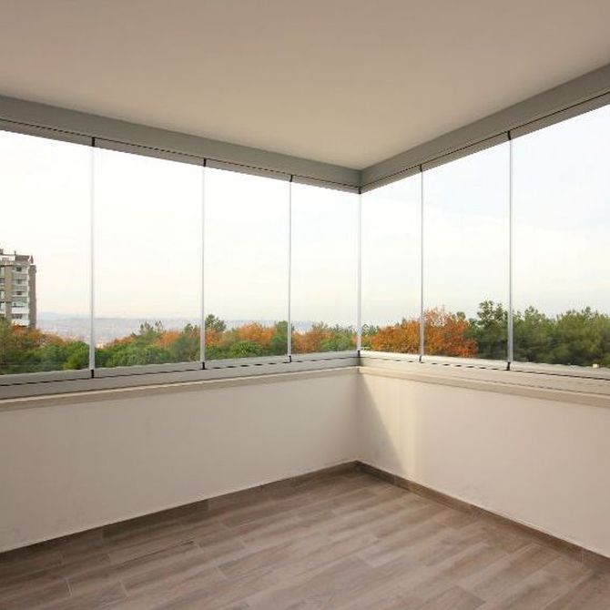 Las razones por las que realizar un cerramiento de balcón o terraza