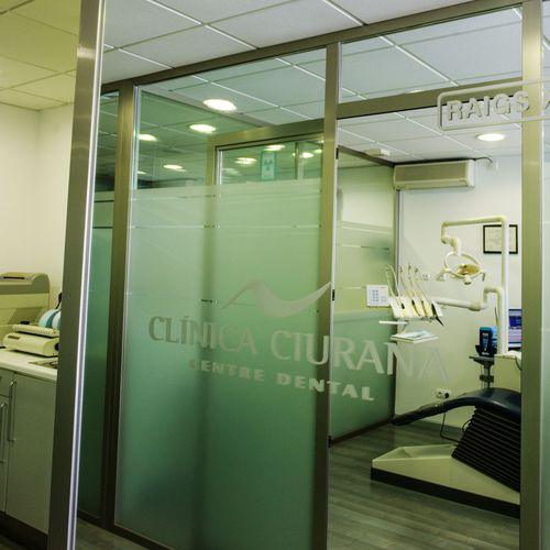 CLÍNICA DENTAL CIURANA EN CASTELLDEFELS