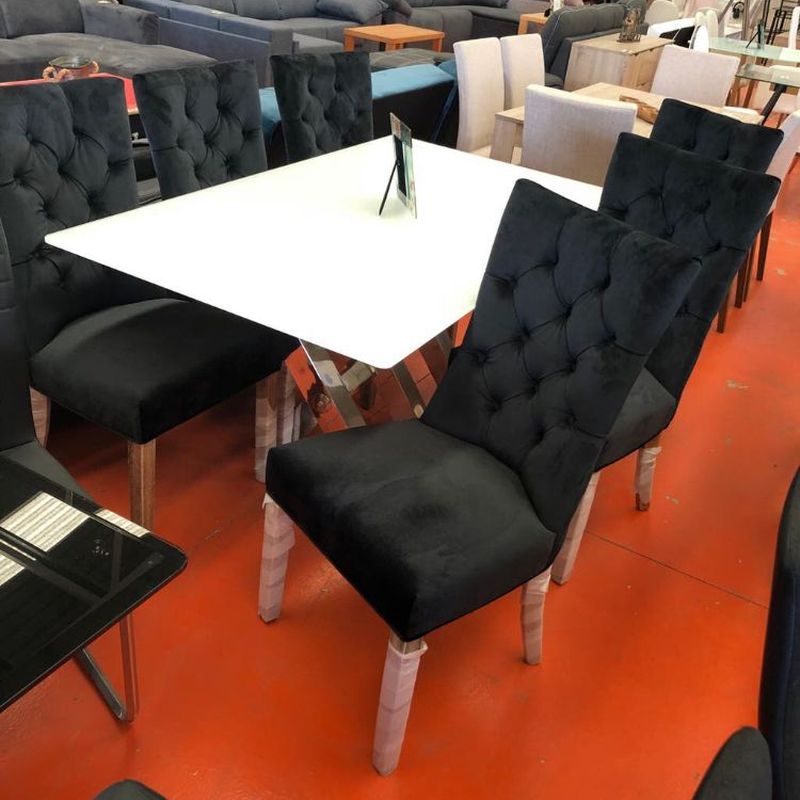 Mesa de cristal  y 6 sillas negras de terciopelo: Productos de Remar Castellón