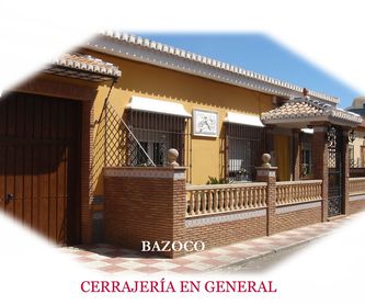 Especialista en puertas correderas imitación madera en Granada: Productos y Servicios de Puertas Metálicas Bazoco